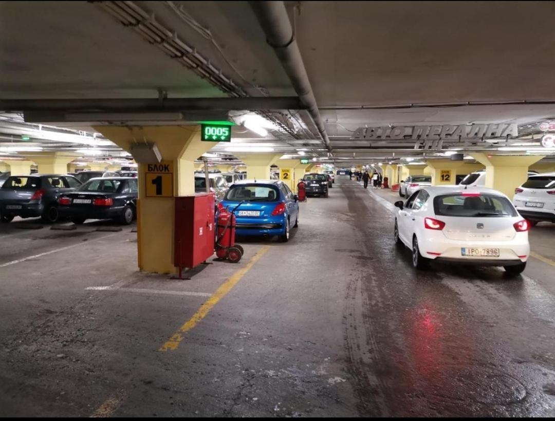 Calla 4 Apartment - Main Square, In The City Shopping Center - Parking Slot With Securiti And Video Camera Escópia Exterior foto