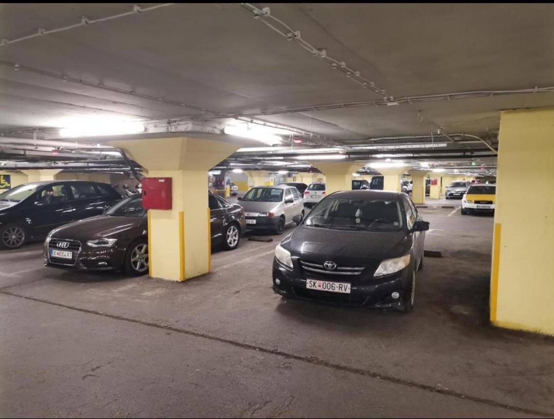 Calla 4 Apartment - Main Square, In The City Shopping Center - Parking Slot With Securiti And Video Camera Escópia Exterior foto